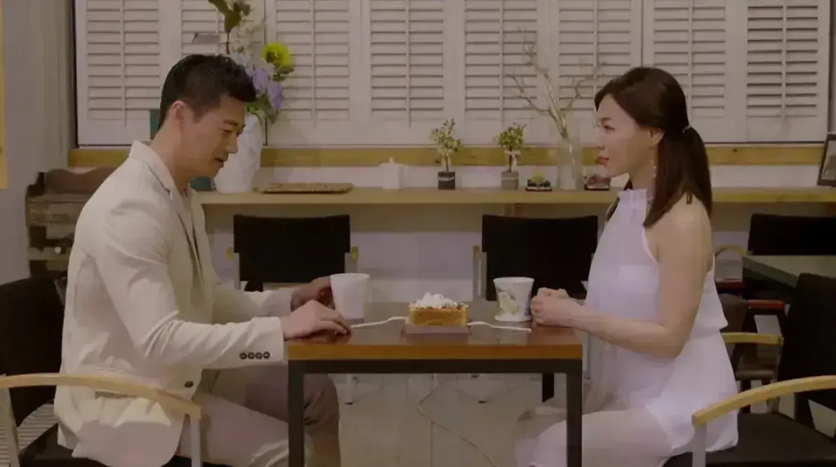 《邻居家妻子》韩国电影未删减1080P韩语中字高清在线观看-我邻居的老婆完整版百度网盘夸克迅雷下载-邻里情感越界故事-《邻居家妻子》无广告播放
